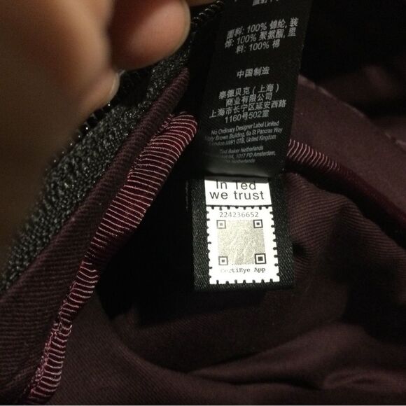 TED BAKER London Laptop Holder - Picture 9 of 9